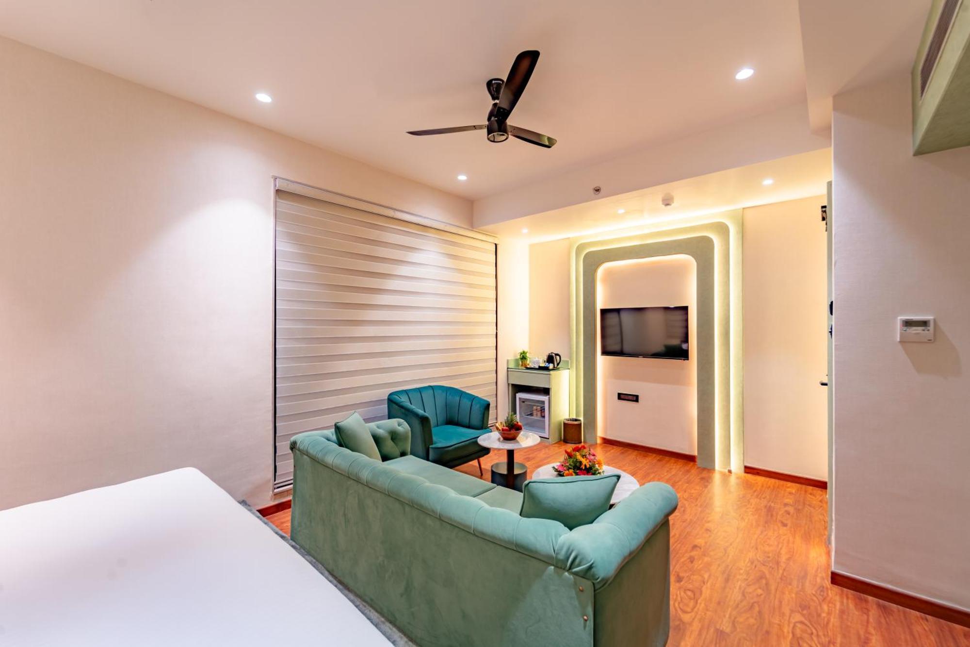 Playsales Scarlet Vijay Nagar Indore Exterior photo